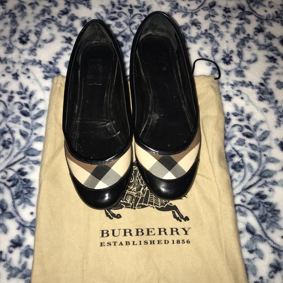 burberry flat shoes